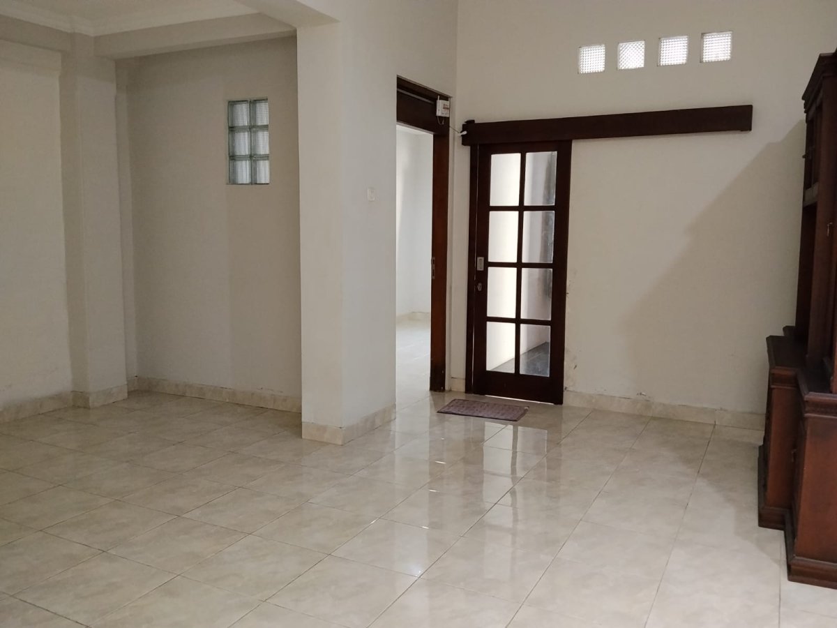 Rumah 1,5 Lantai Siap Huni Dekat Mall The Park dan Pakuwon Solo Baru - Foto 7