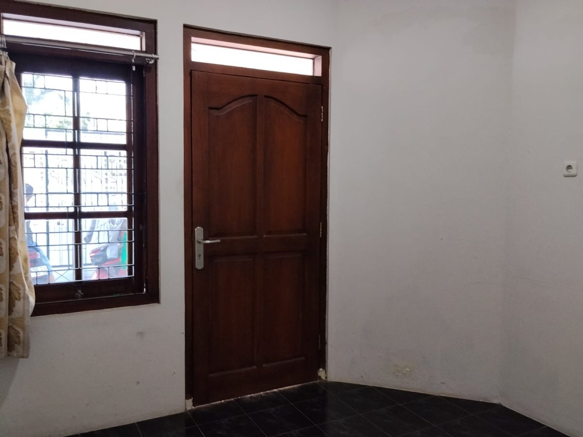 Rumah 1,5 Lantai Siap Huni Dekat Mall The Park dan Pakuwon Solo Baru - Foto 10