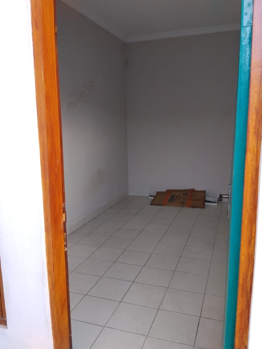 Rumah 1,5 Lantai Siap Huni Dekat Mall The Park dan Pakuwon Solo Baru - Foto 11
