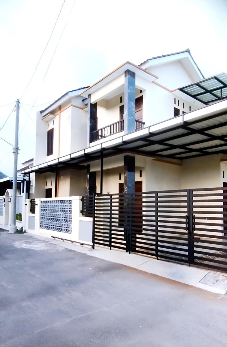 Rumah Baru 2 Lantai Siap Huni di Perumahan Klodran