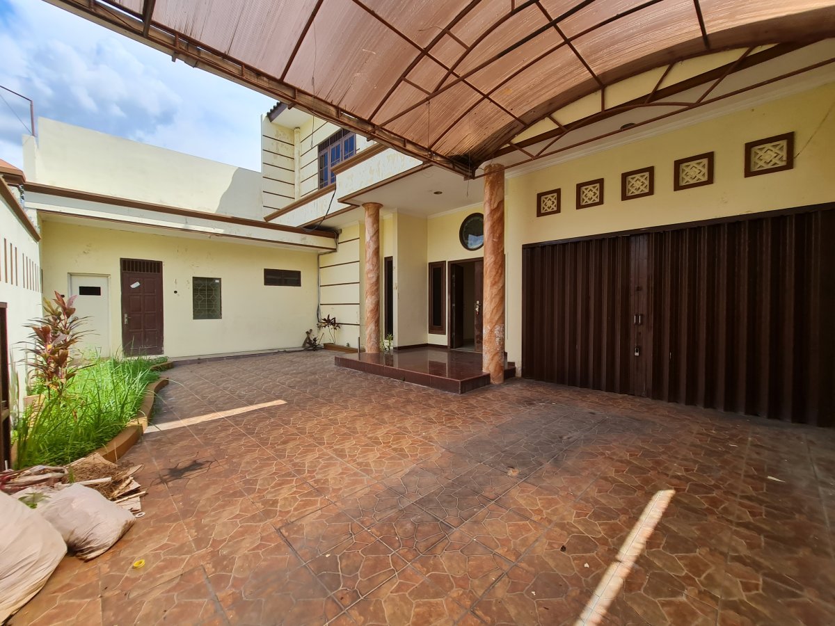 Rumah Bagus Siap Huni Dekat Jalan Adi Sucipto Jajar Laweyan Solo - Foto 3