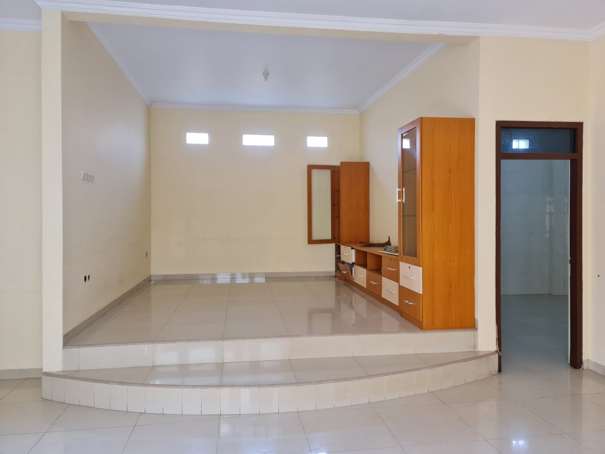 Rumah Bagus Siap Huni Dekat Jalan Adi Sucipto Jajar Laweyan Solo - Foto 5