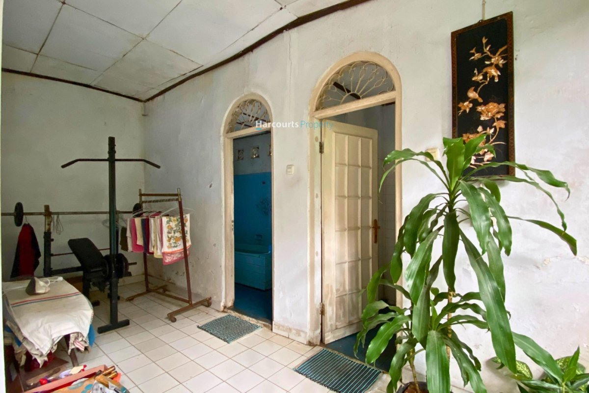 Dijual Rumah Klasik Design Kolonial Area Proklamasi - Foto 7