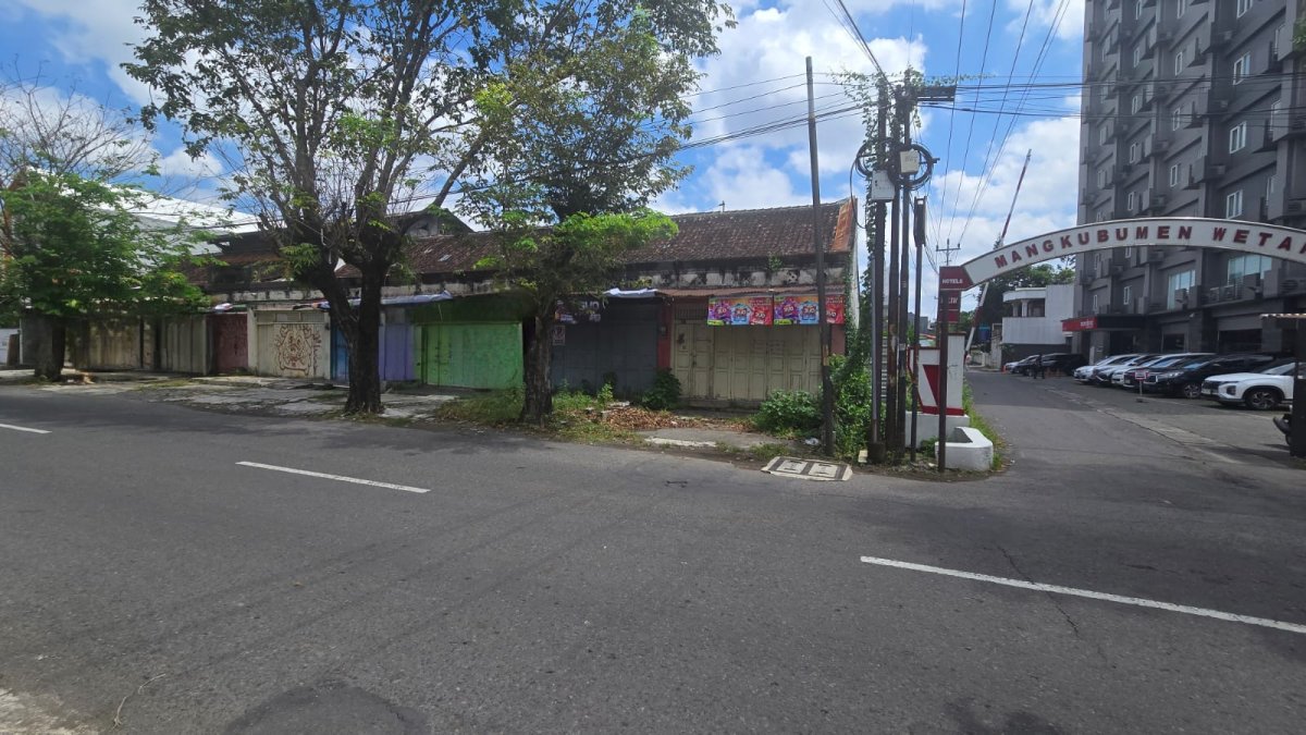 Tanah Super Strategis di Jalan Doktor Supomo Solo
