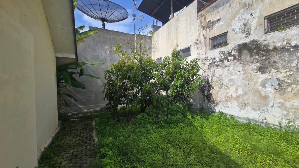 Rumah Hitung Tanah Di Manahan Banjarsari Solo - Foto 8
