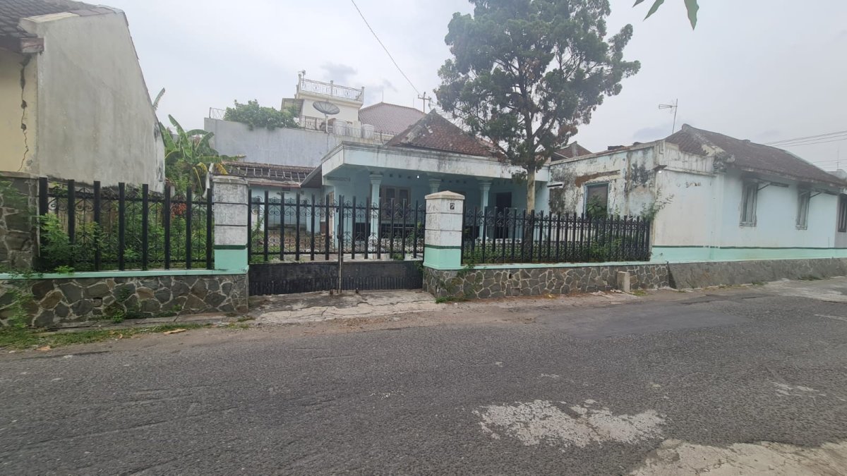 Rumah Hitung Tanah Dekat Widuran Kepatihan Solo - Foto 2