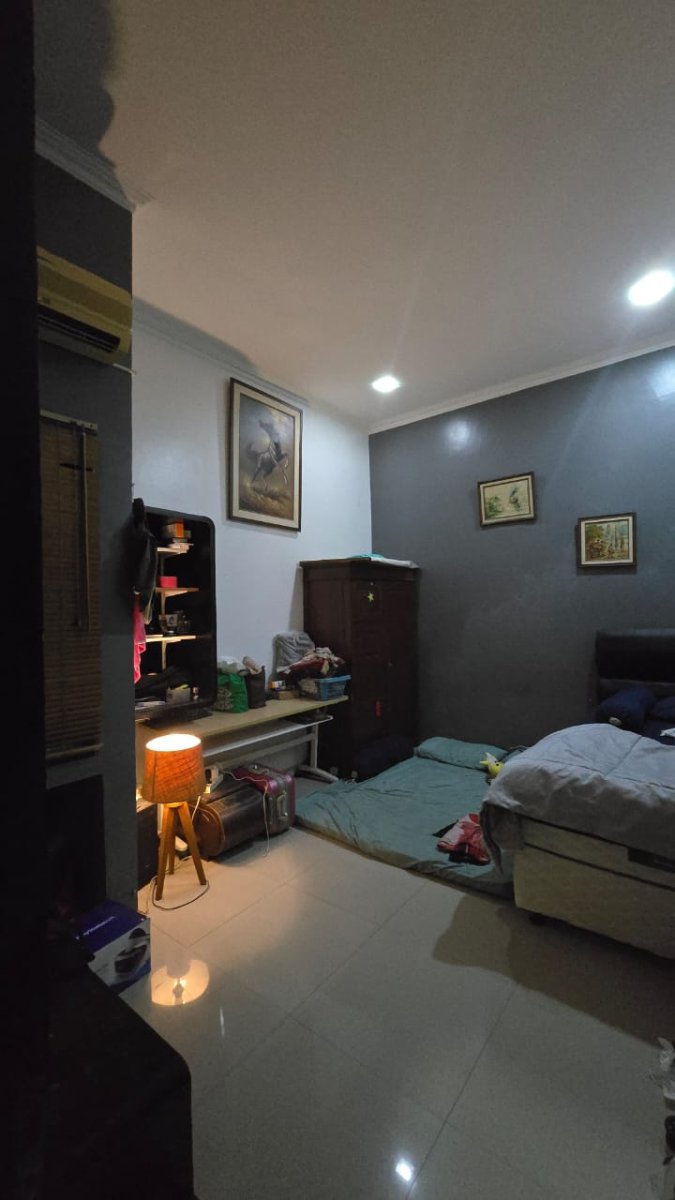 Rumah bagus siap pakai dekat pasar nusukan banjarsari solo - Foto 12