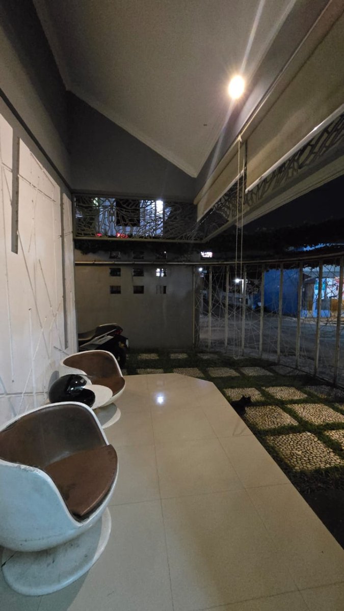 Rumah bagus siap pakai dekat pasar nusukan banjarsari solo - Foto 13
