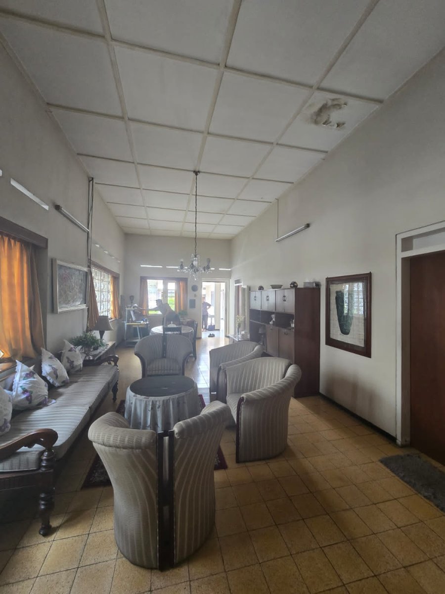 Rumah Hitung Tanah Di Jalan Kapten Mulyadi Pasar Kliwon Solo - Foto 5