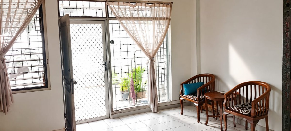 Jual Rumah lokasi strategis! di Perumahan Srengseng Kembangan Jakarta Barat DI - Foto 2