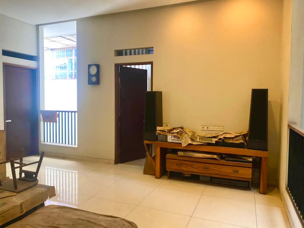 Harga Turun 2 M Rumah Bagus 2 Lantai Hampir 300 mtr di Kartini Jakarta Pusat ID - Foto 7