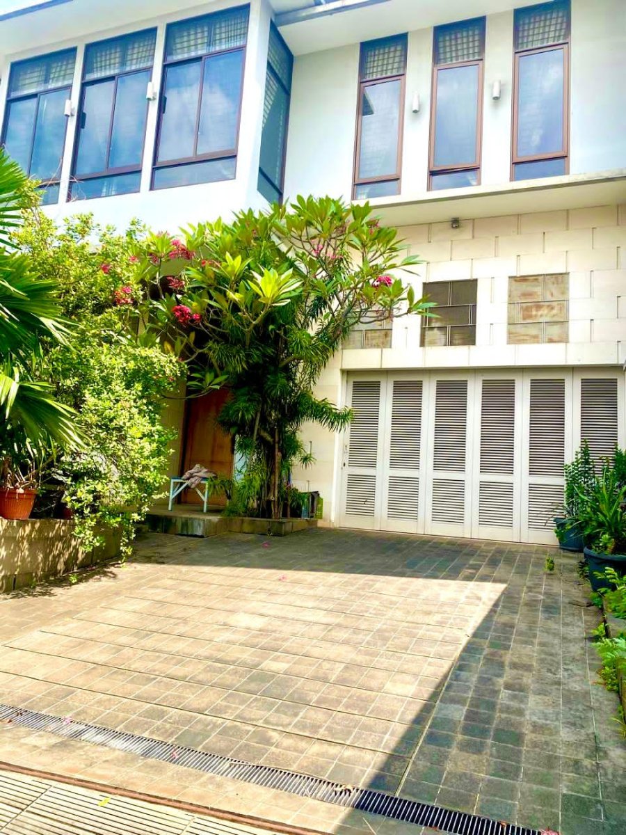 Harga Turun 2 M Rumah Bagus 2 Lantai Hampir 300 mtr di Kartini Jakarta Pusat ID - Foto 4