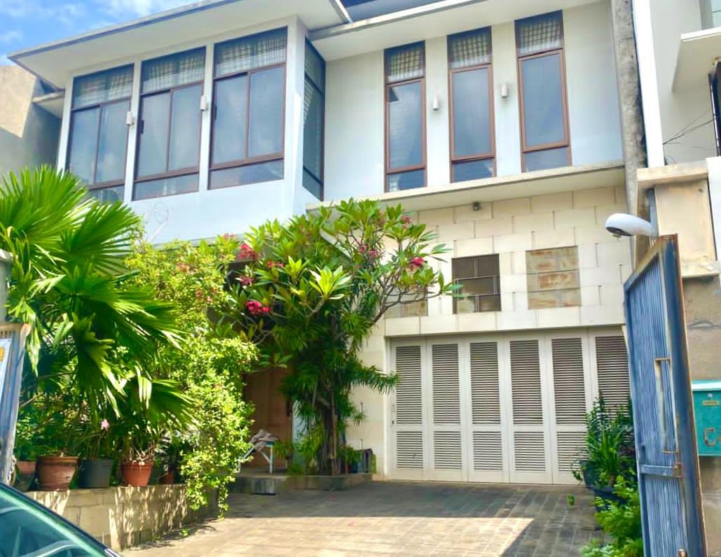 Harga Turun 2 M Rumah Bagus 2 Lantai Hampir 300 mtr di Kartini Jakarta Pusat ID