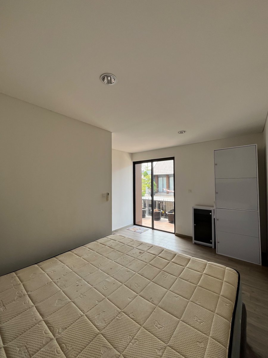 RUMAH 3 Lt | CLUSTER WISTERIA JAKARTA TIMUR | LT 87 LB 150 | SIAP HUNI - Foto 3