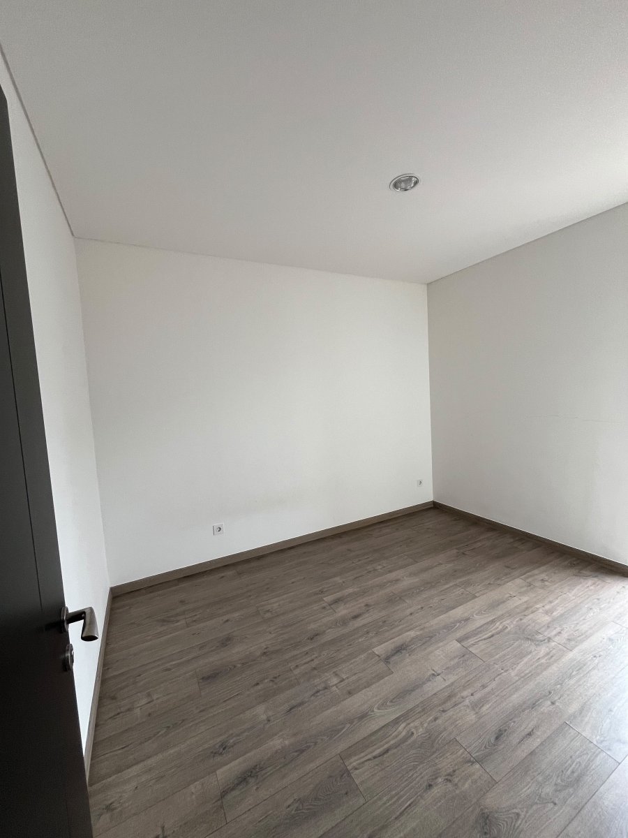 RUMAH 3 Lt | CLUSTER WISTERIA JAKARTA TIMUR | LT 87 LB 150 | SIAP HUNI - Foto 2