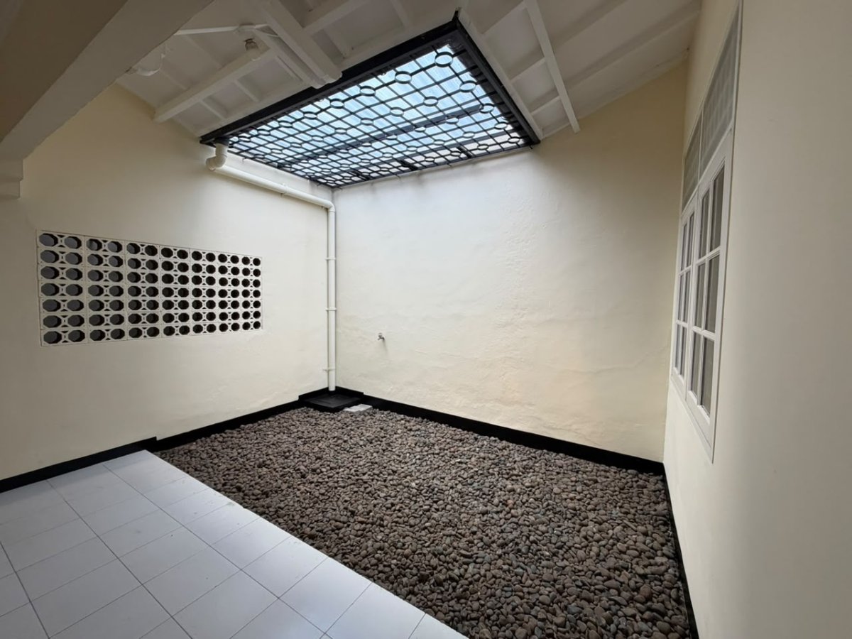 Disewakan rumah 1 lantai di Mertilang sektor 9 Bintaro Jaya Tangsel - Foto 5