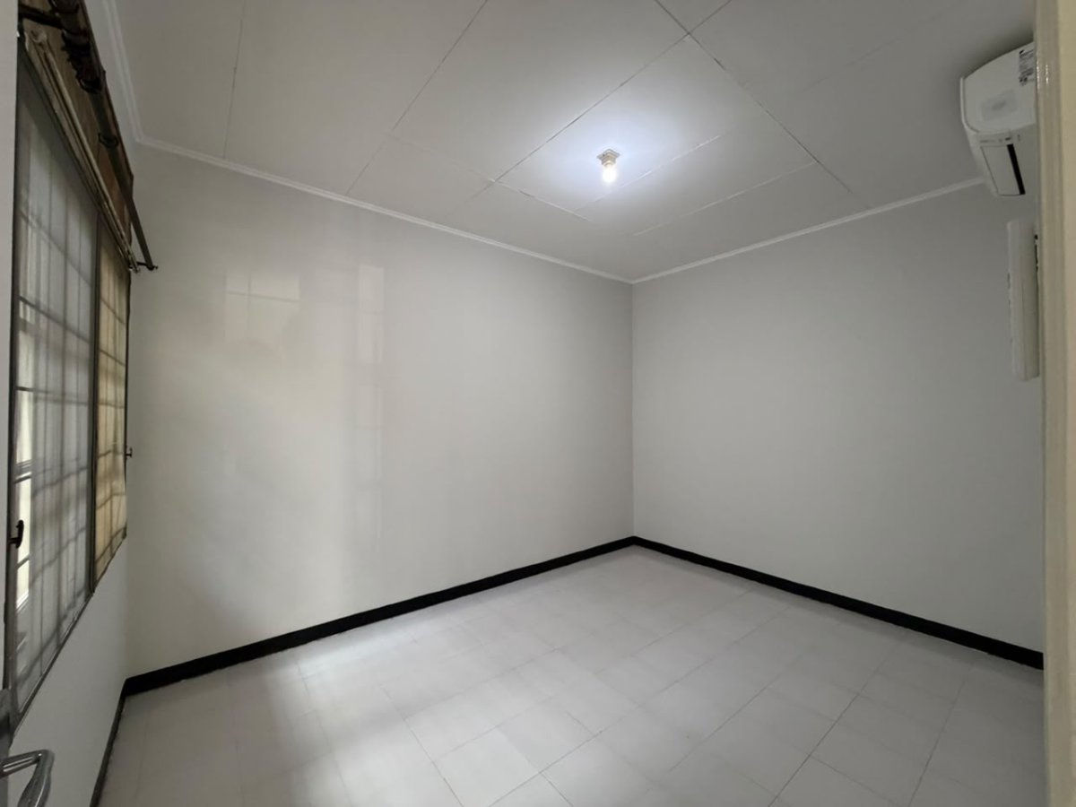 Disewakan rumah 1 lantai di Mertilang sektor 9 Bintaro Jaya Tangsel - Foto 4