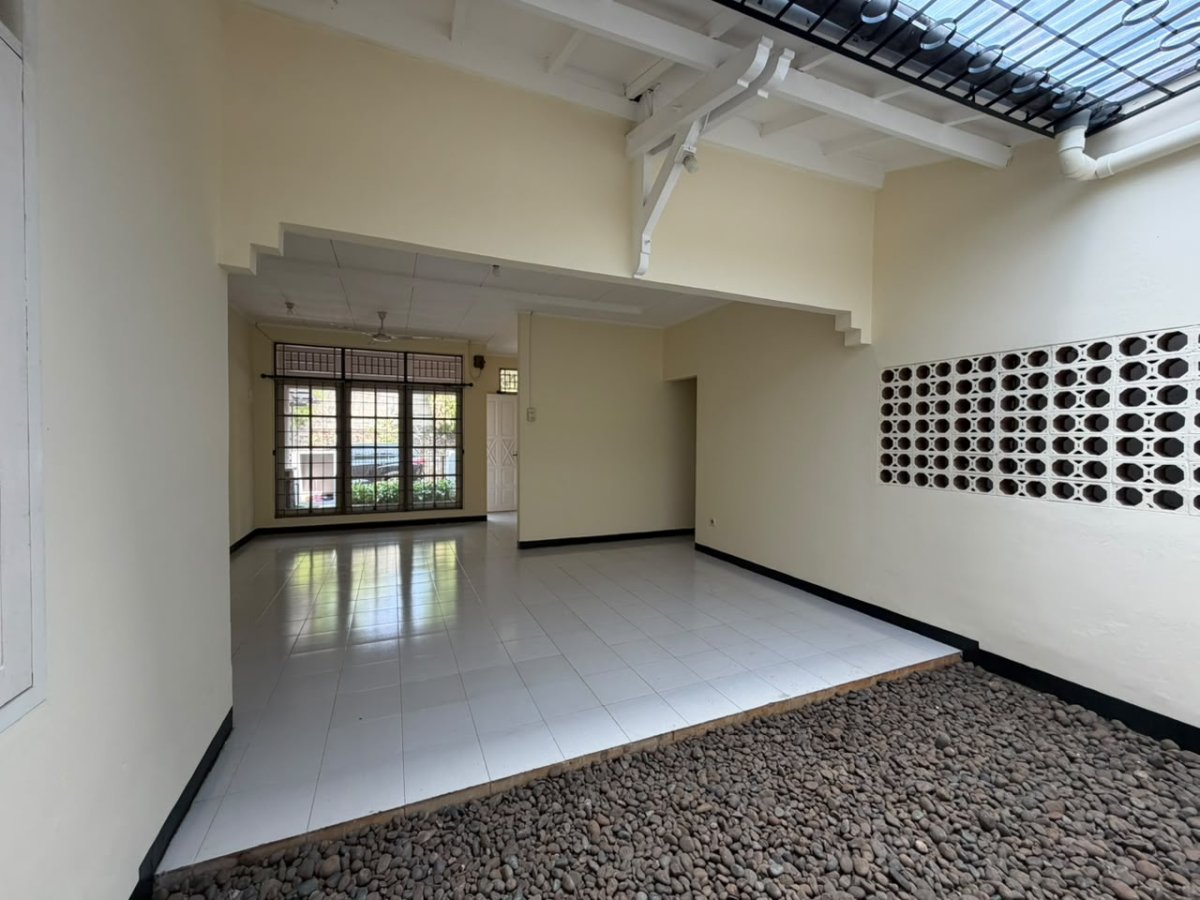 Disewakan rumah 1 lantai di Mertilang sektor 9 Bintaro Jaya Tangsel - Foto 8