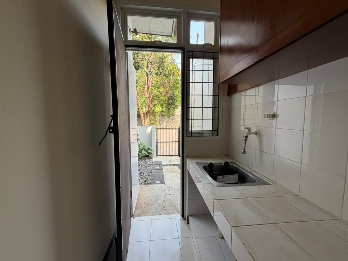 Disewakan rumah 1 lantai di Mertilang sektor 9 Bintaro Jaya Tangsel - Foto 2