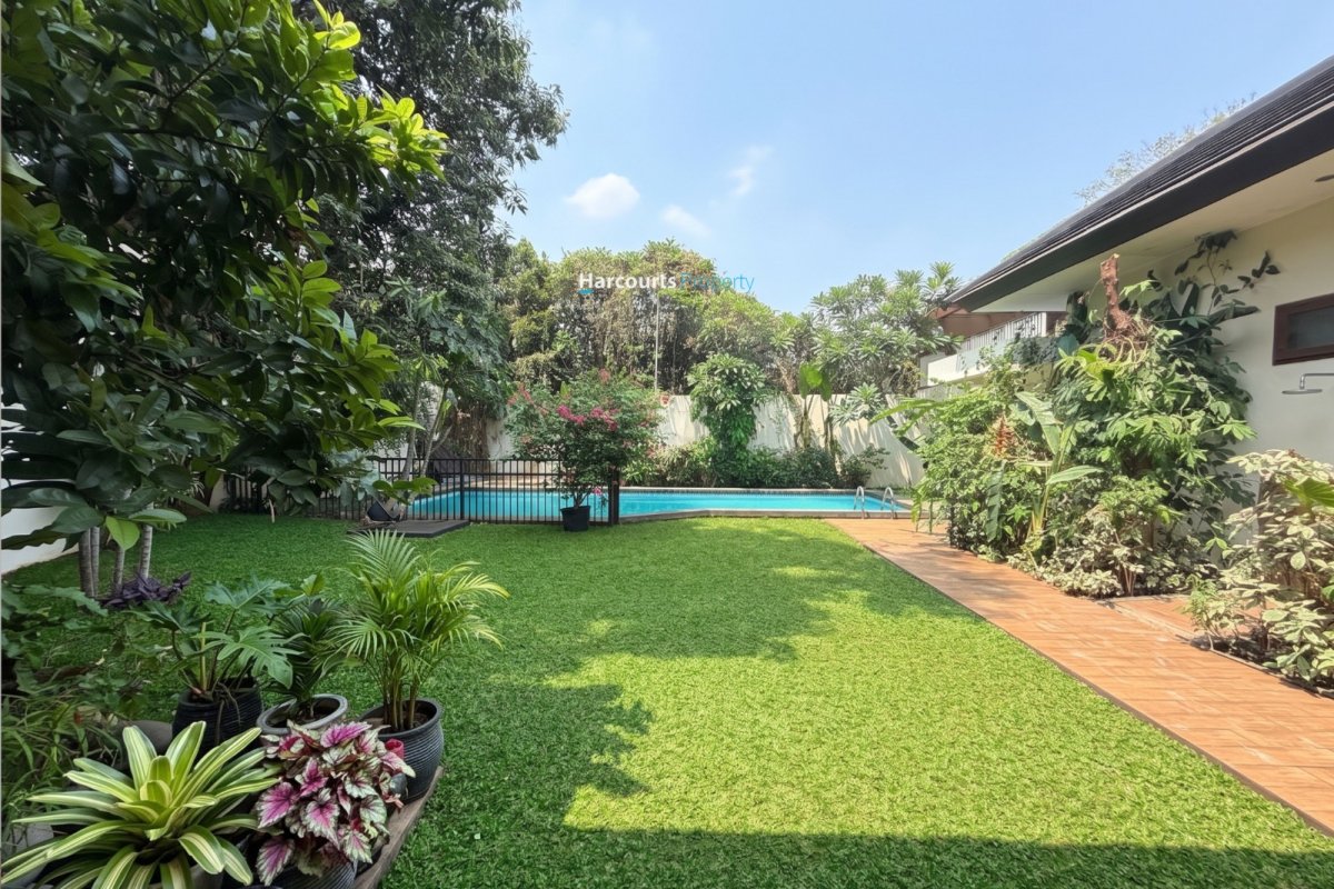 Disewakan Rumah Klasik 1 Lantai Cantik dan Luas Area Kemang - Foto 13