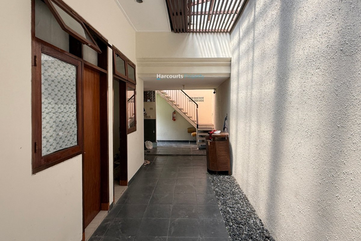 Disewakan Rumah Klasik 1 Lantai Cantik dan Luas Area Kemang - Foto 12