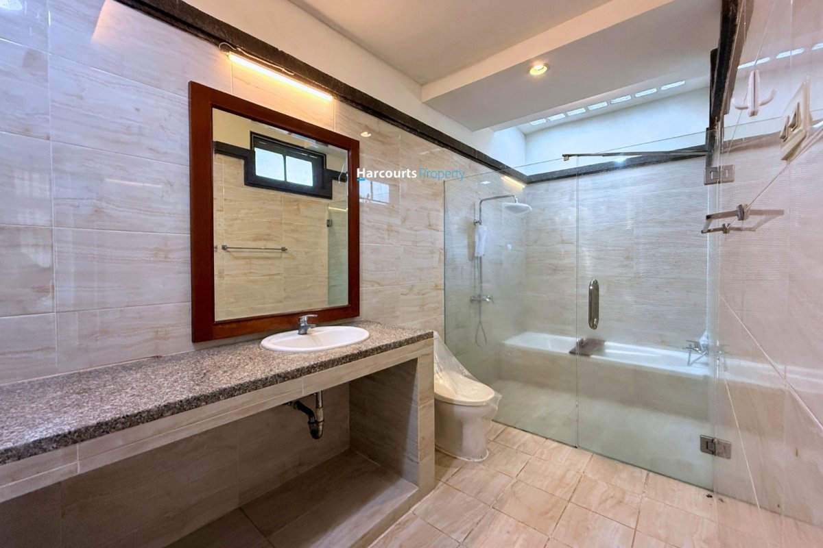 Disewakan Rumah Klasik 1 Lantai Cantik dan Luas Area Kemang - Foto 9