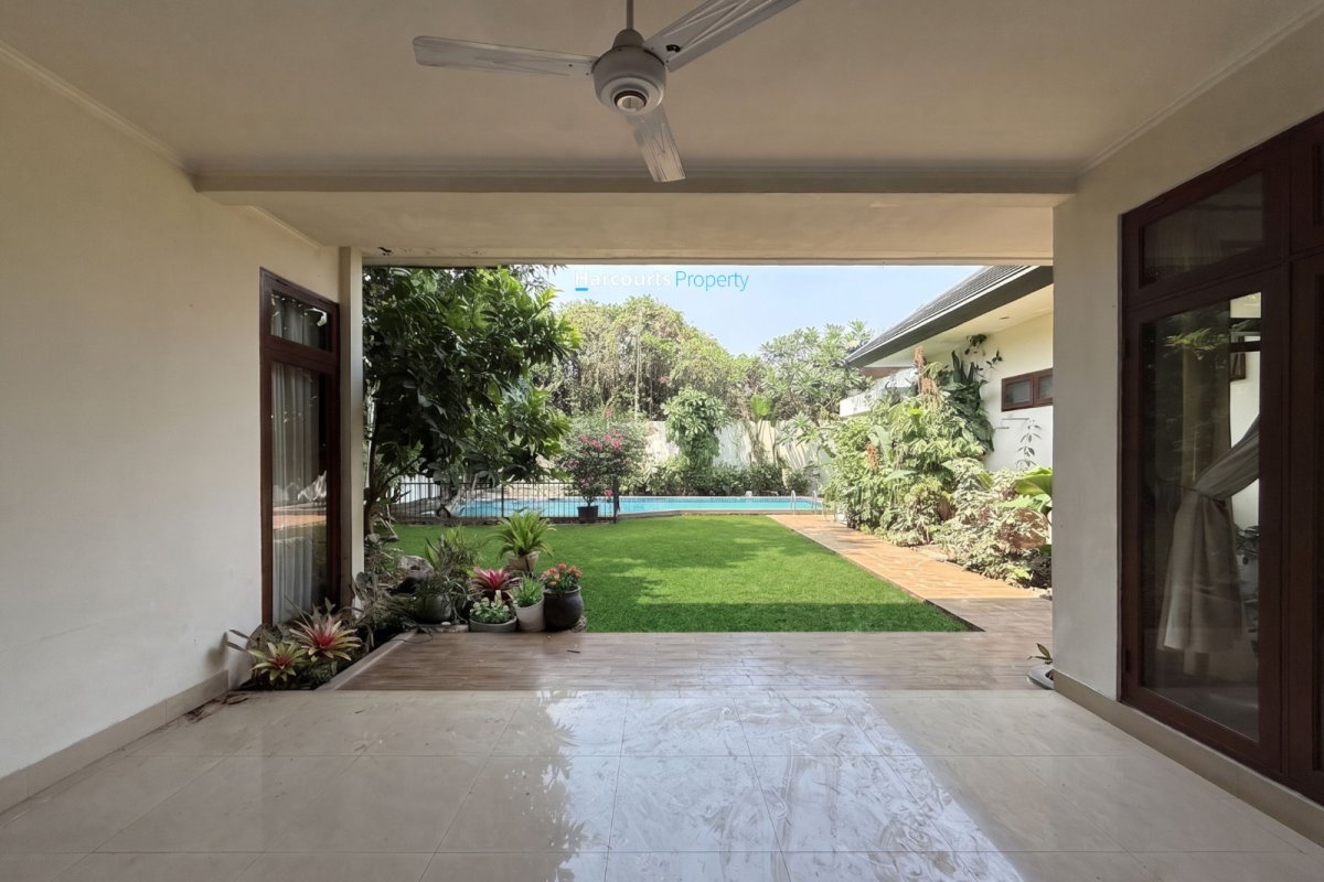 Disewakan Rumah Klasik 1 Lantai Cantik dan Luas Area Kemang - Foto 10