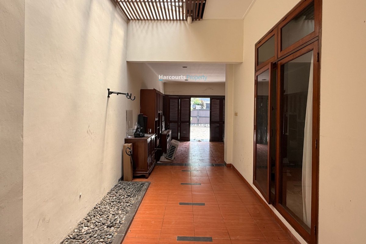 Disewakan Rumah Klasik 1 Lantai Cantik dan Luas Area Kemang - Foto 11