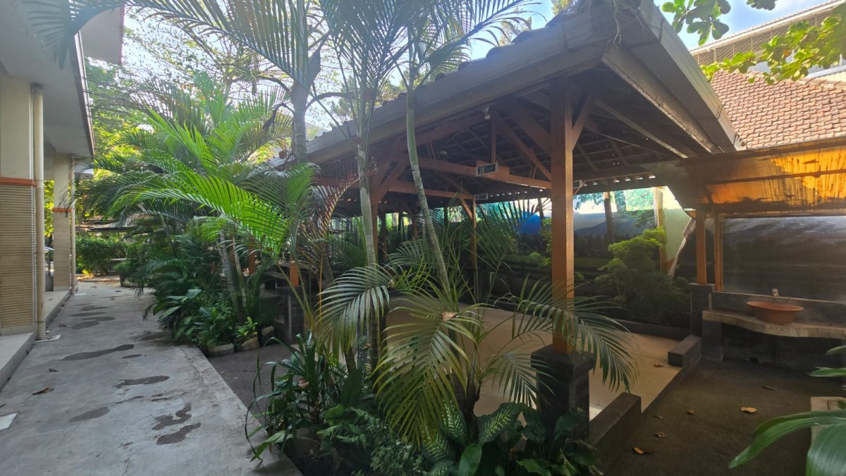Ruang Usaha Eks Resto Super Strategis di Manahan Solo