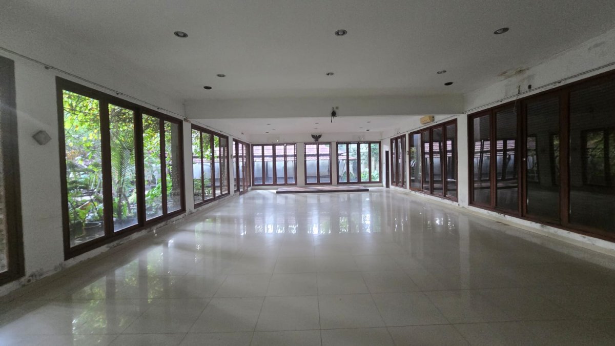 Ruang Usaha Eks Resto Super Strategis di Manahan Solo - Foto 4
