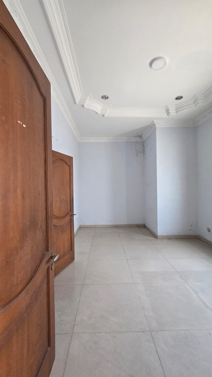 Rumah Mewah dan Ruang Usaha Strategis di Jalan Ahmad Yani - Foto 6