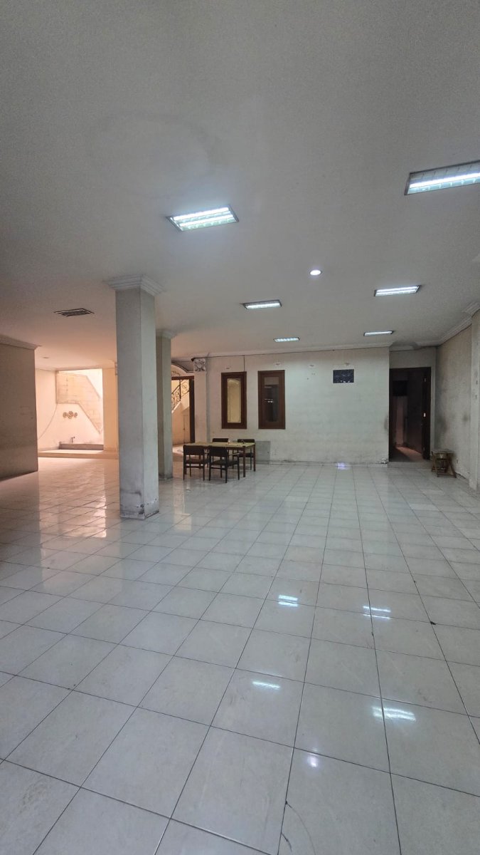 Rumah Mewah dan Ruang Usaha Strategis di Jalan Ahmad Yani - Foto 15