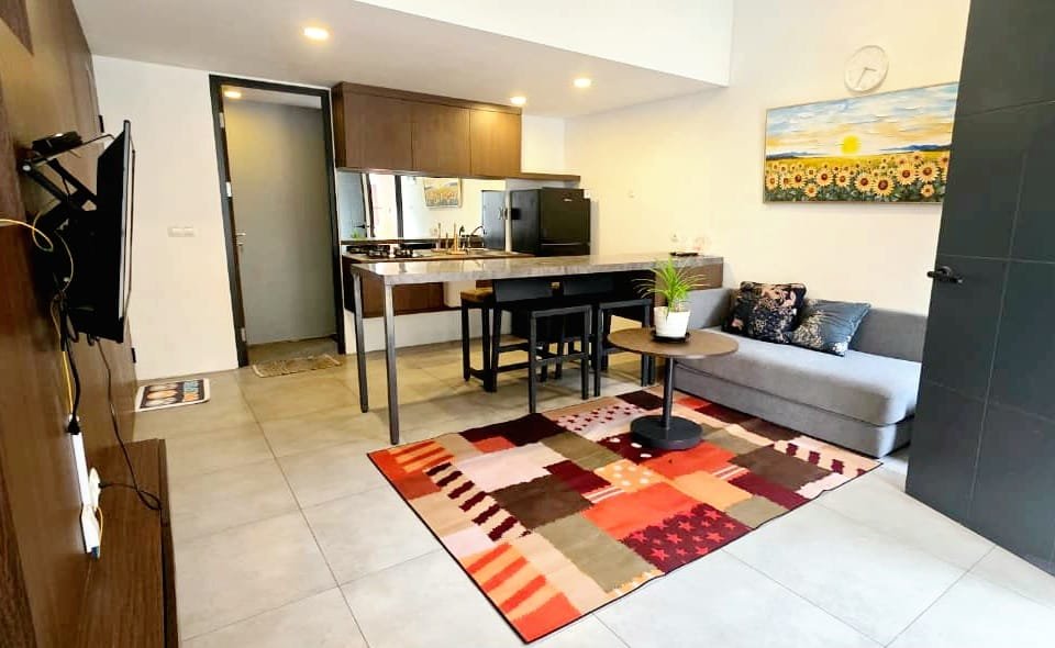 Disewakan Rumah Cantik Full Furnished di Freja Suites BSD City– 10 Menit ke Stasiun Ciasuk - Foto 2