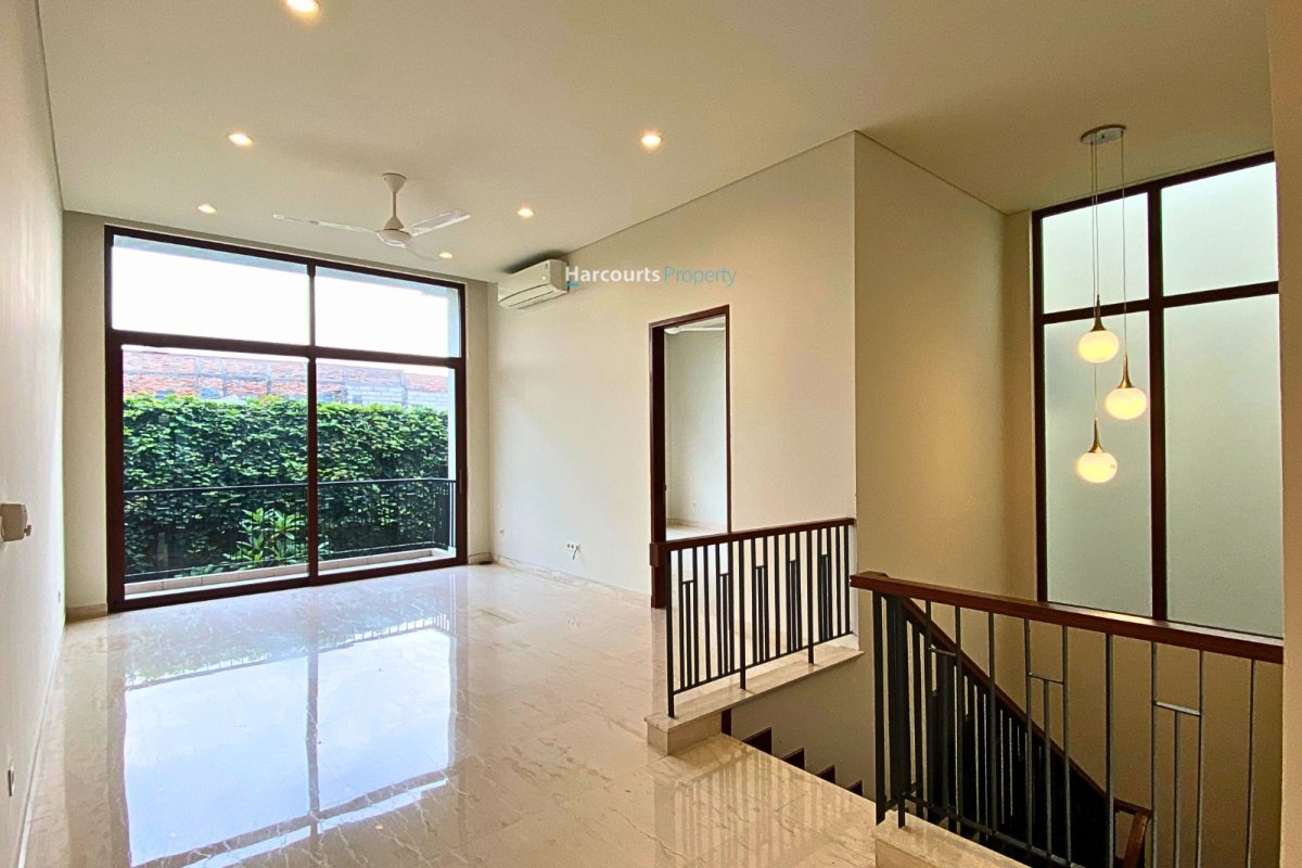 Disewakan Townhouse Modern Tropical Area Kemang - Foto 8