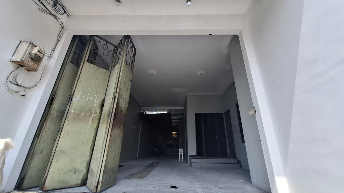 Ruko, Rumah 3 Lantai dan Gudang Strategis Jalan Raya Adi Sucipto, Blulukan Colomadu - Foto 3