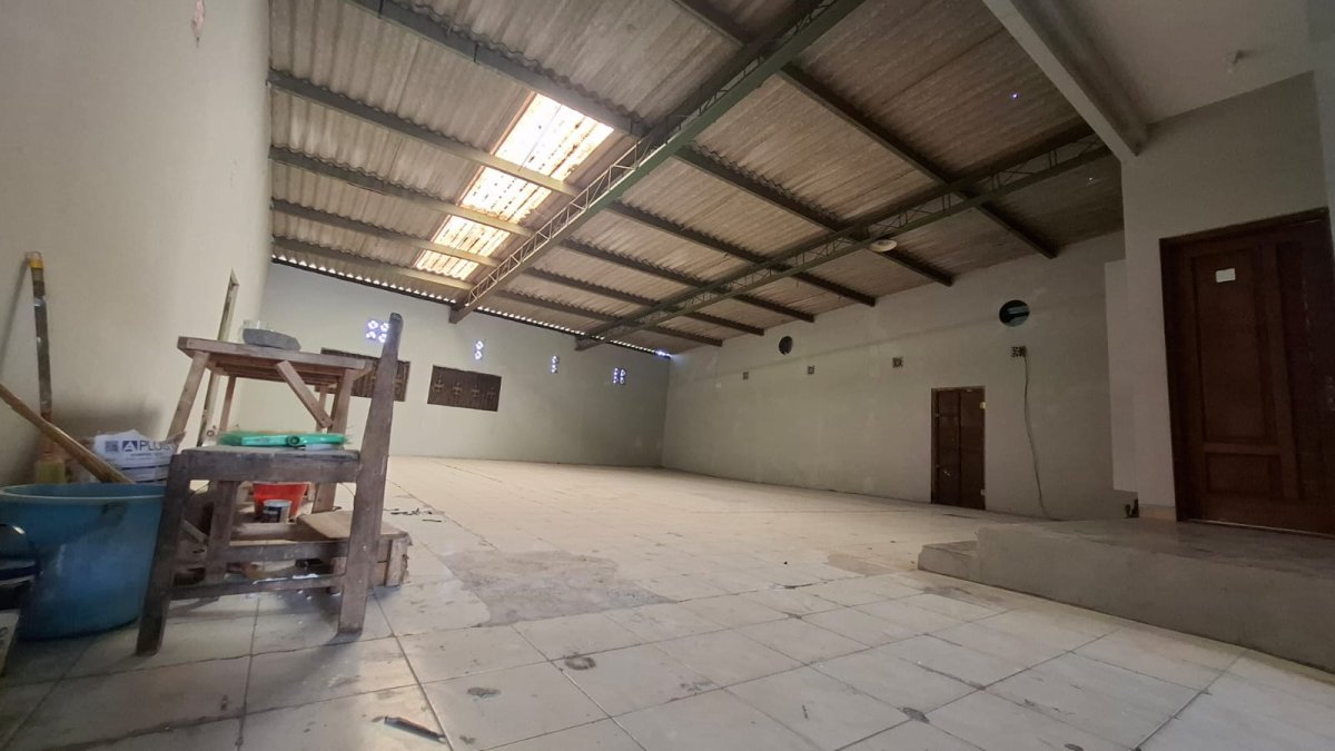 Ruko, Rumah 3 Lantai dan Gudang Strategis Jalan Raya Adi Sucipto, Blulukan Colomadu - Foto 9
