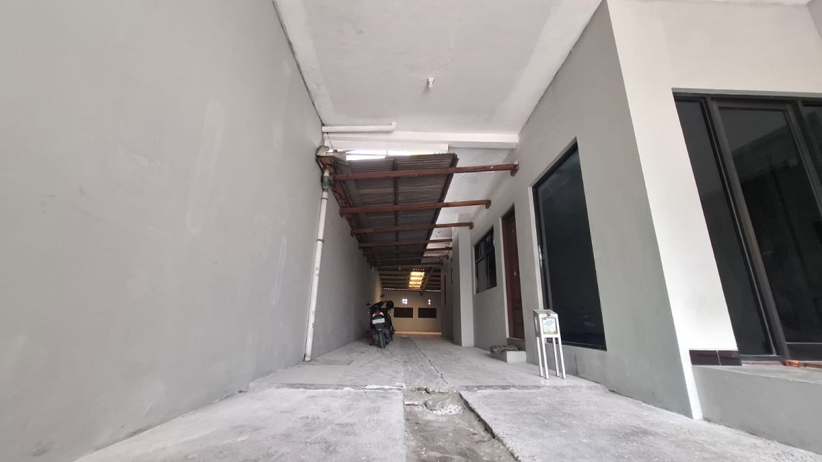 Ruko, Rumah 3 Lantai dan Gudang Strategis Jalan Raya Adi Sucipto, Blulukan Colomadu - Foto 4