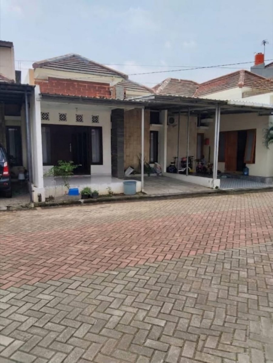 Rumah Minimalis Modern di Cluster Elit Gentan Solo