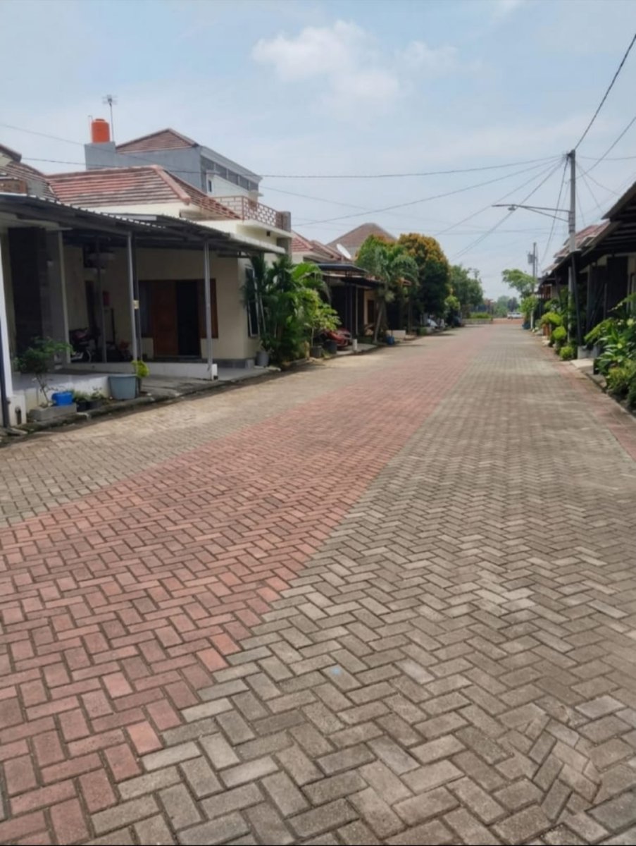 Rumah Minimalis Modern di Cluster Elit Gentan Solo - Foto 3
