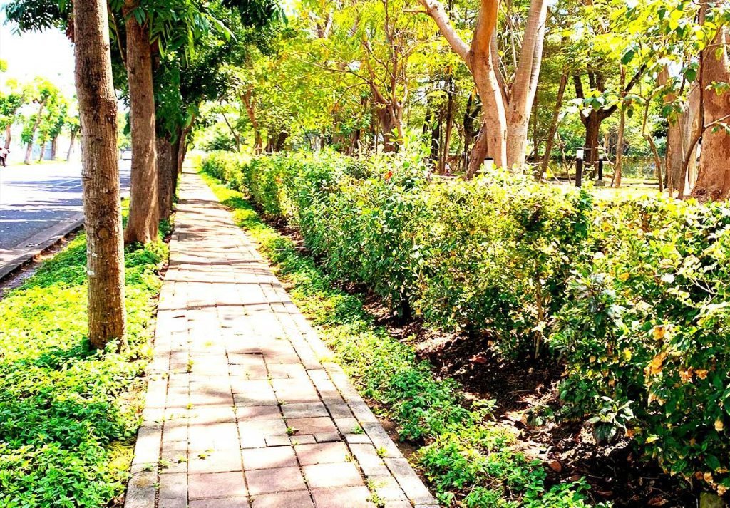 Rumah Mewah Lokasi Palm Courts Puri Galaxy Surabaya ( Direct Owner ) - Foto 5