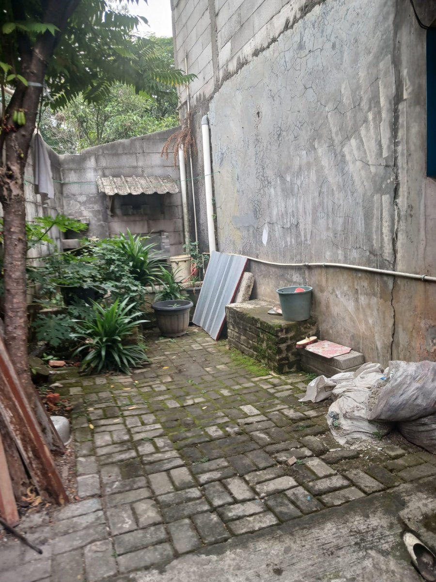 Dijual rumah ada 3 kontrakan dan 1 warteg di pinggir jalan Kaumpandak Cibinong Bogor - Foto 3