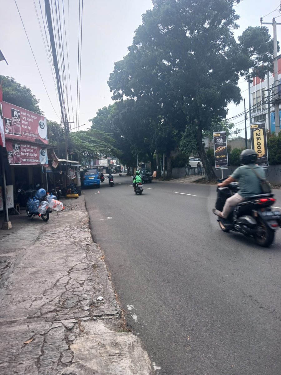 Dijual rumah ada 3 kontrakan dan 1 warteg di pinggir jalan Kaumpandak Cibinong Bogor - Foto 2