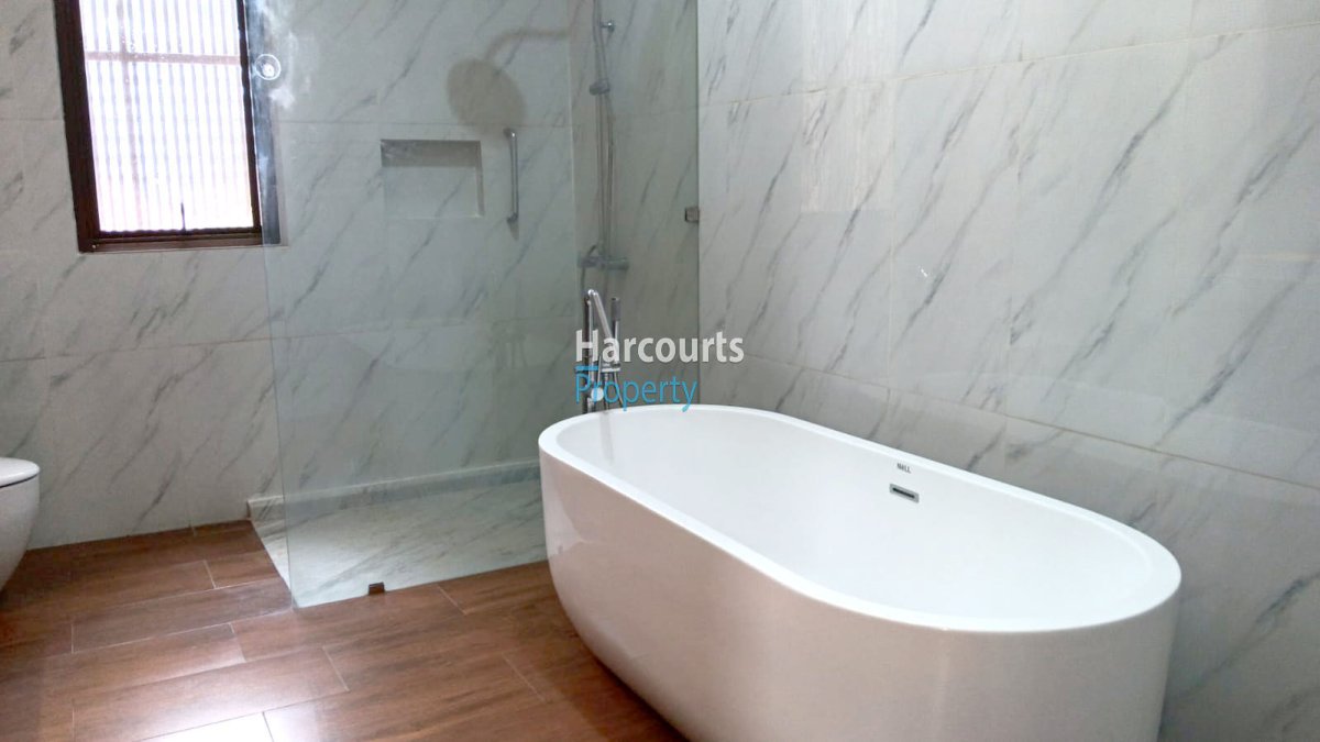 Disewakan Townhouse Modern Area Kemang - Foto 8