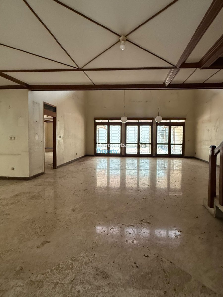 Rumah Klasik Bagus dan Terawat Lokasi Strategis Area Pondok Indah - Foto 9