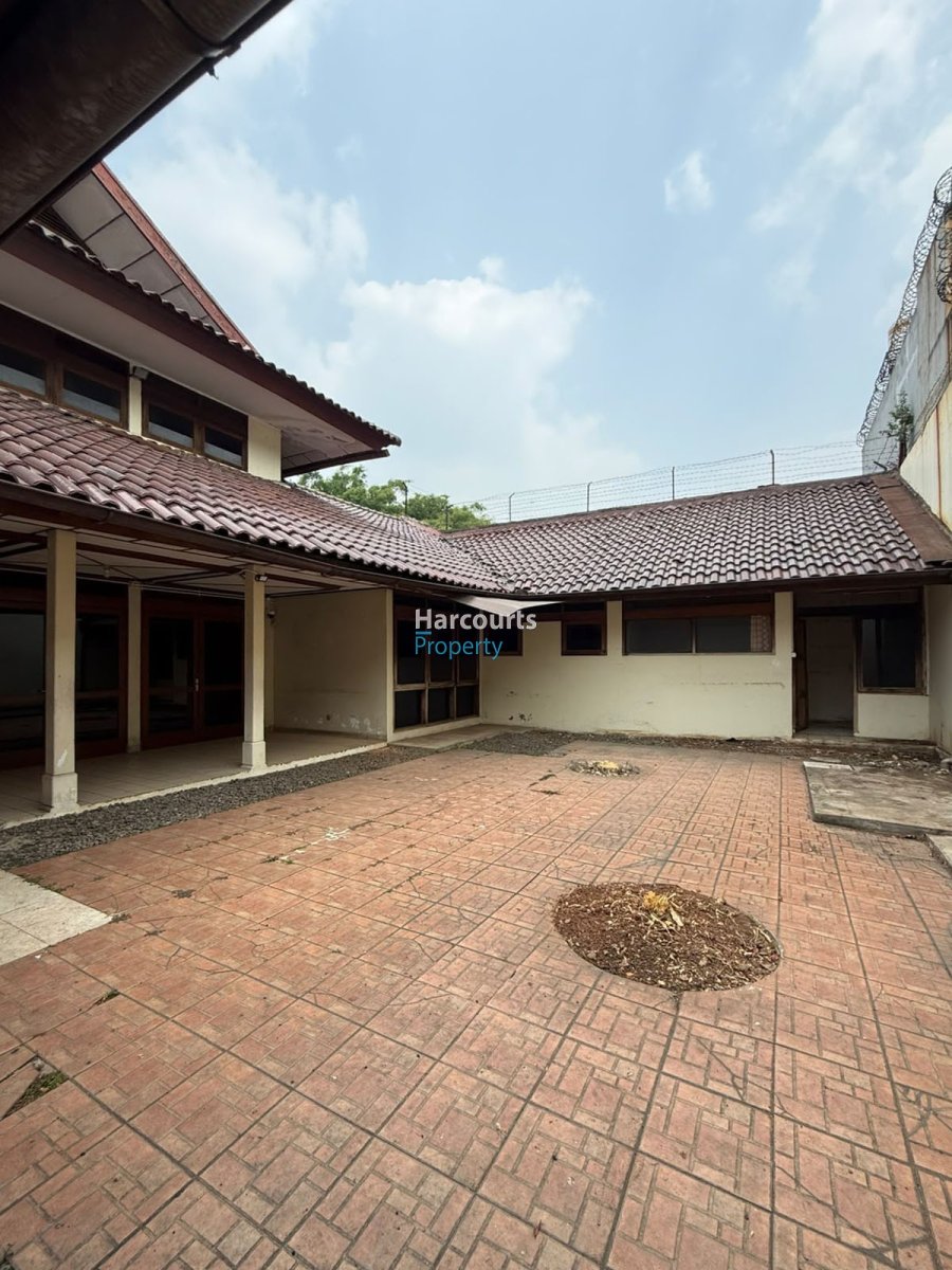 Rumah Klasik Bagus dan Terawat Lokasi Strategis Area Pondok Indah - Foto 14