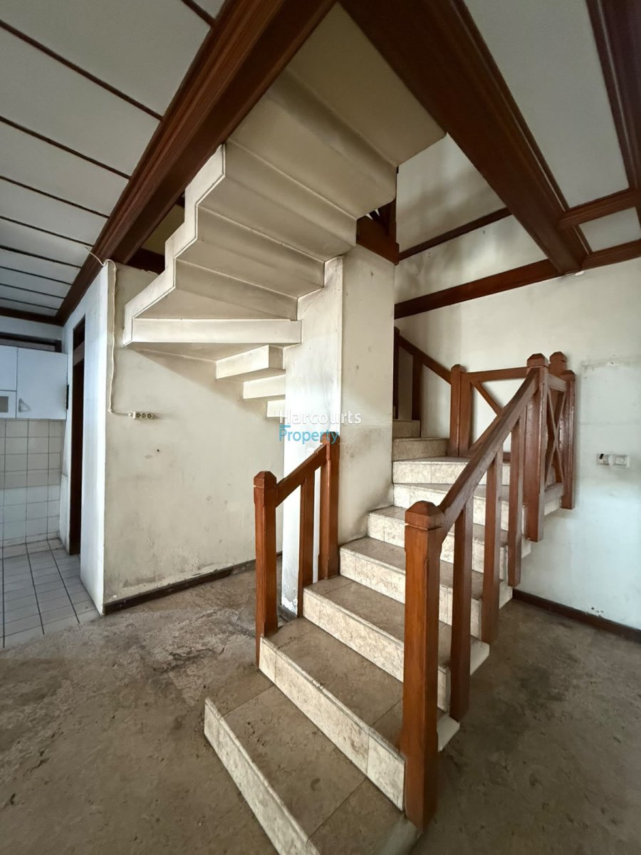 Rumah Klasik Bagus dan Terawat Lokasi Strategis Area Pondok Indah - Foto 10