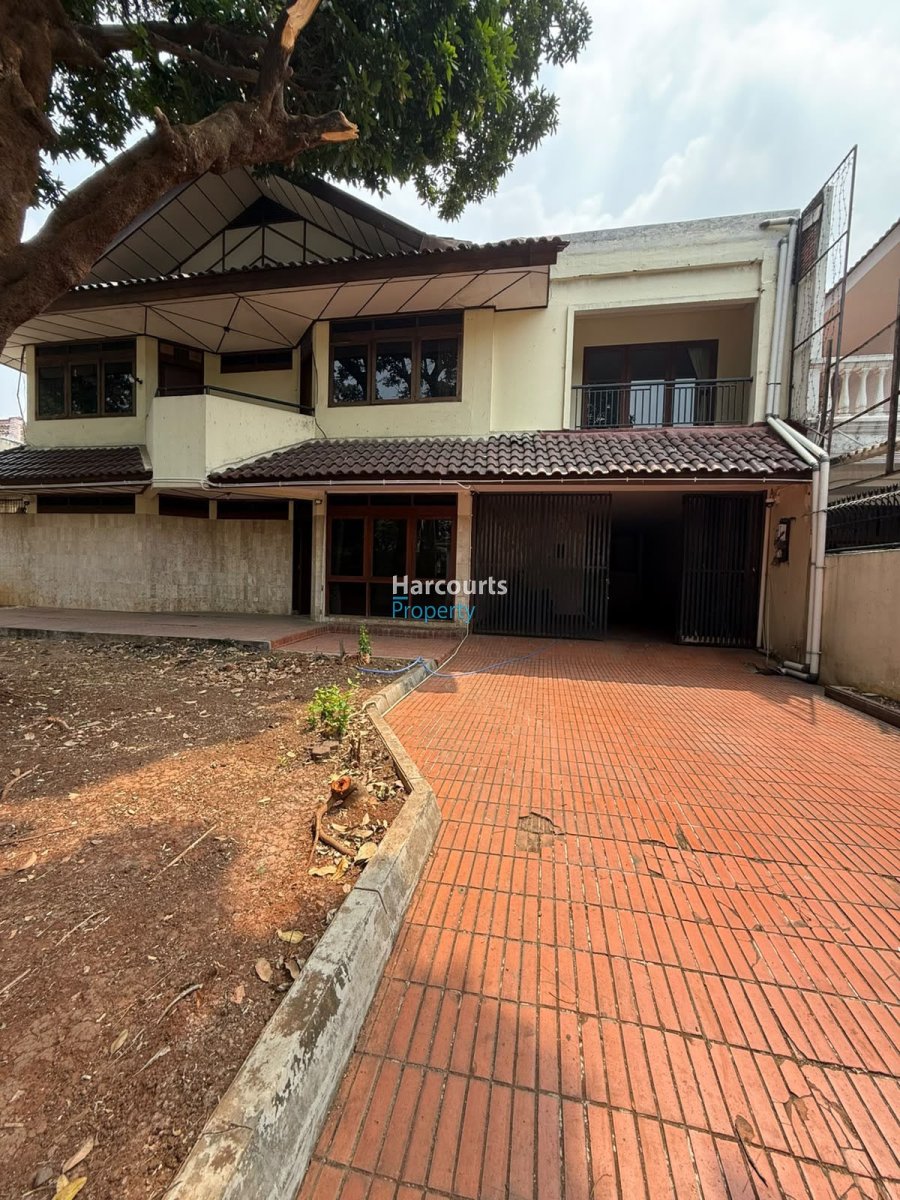 Rumah Klasik Bagus dan Terawat Lokasi Strategis Area Pondok Indah