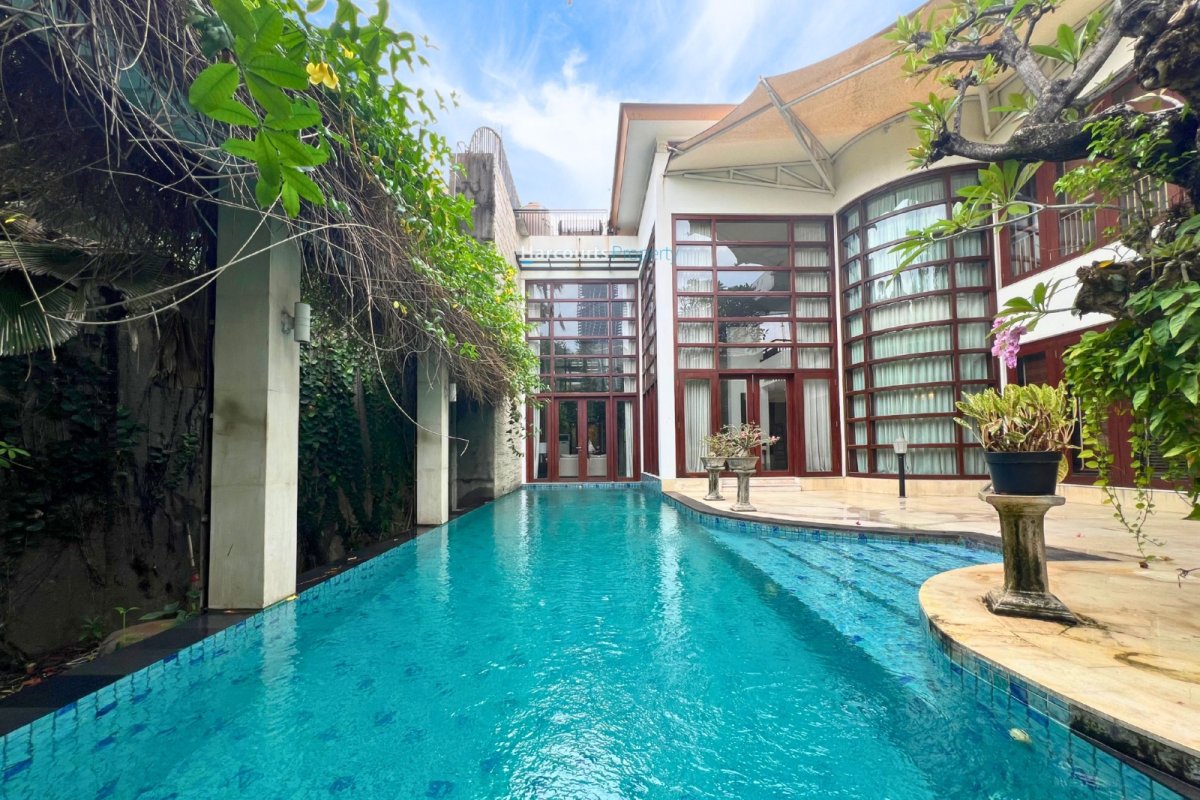 Disewakan Rumah Mewah Kawasan Elite Area Menteng - Foto 6