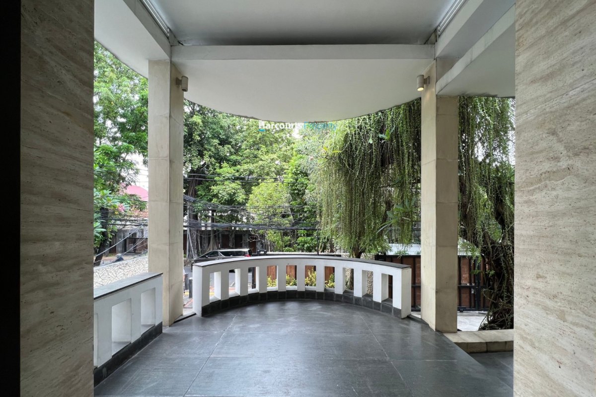 Disewakan Rumah Mewah Kawasan Elite Area Menteng - Foto 4