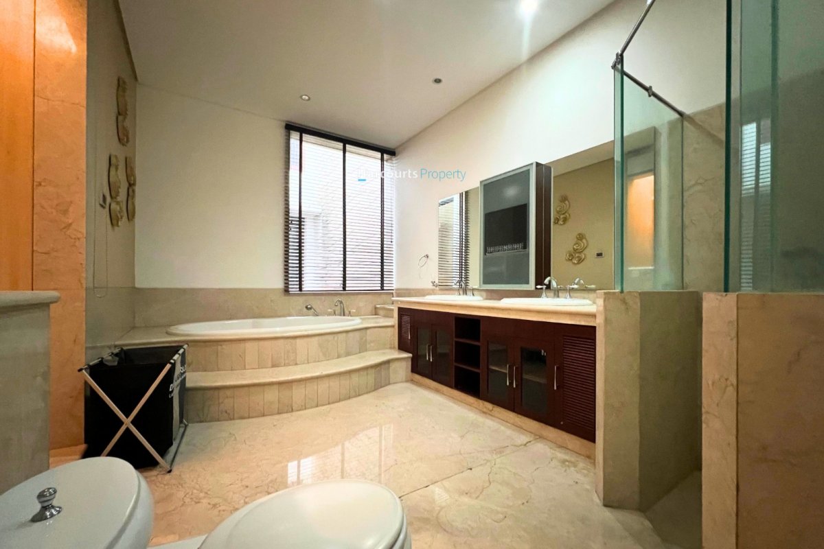Disewakan Rumah Mewah Kawasan Elite Area Menteng - Foto 10